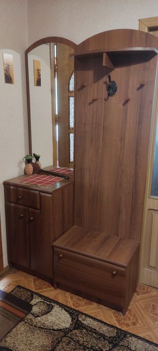 Вешалка в прихожую