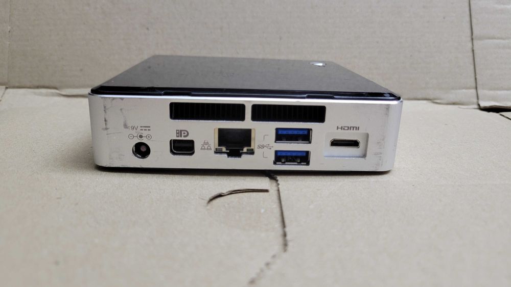 Неттоп Intel NUC5i5RYK i5-5250u 8/256GB m.2 NVME SSD WiFi BT miniHDMI