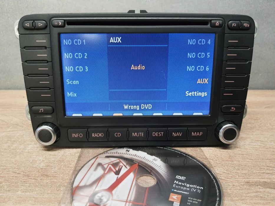 Radio samochodowe Volkswagen VW DVD Navigation 2din / Touran Passat b6 Golf 5 Caddy Passat b6 Golf plus Czarne zadbane