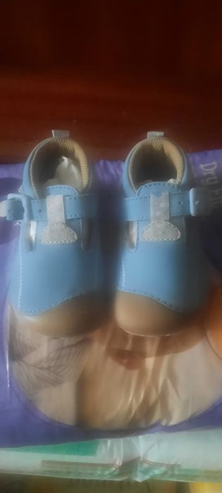 Продам дитяче літнє взуття