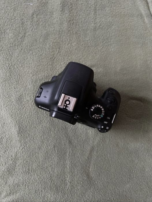 Canon EOS 1300D.