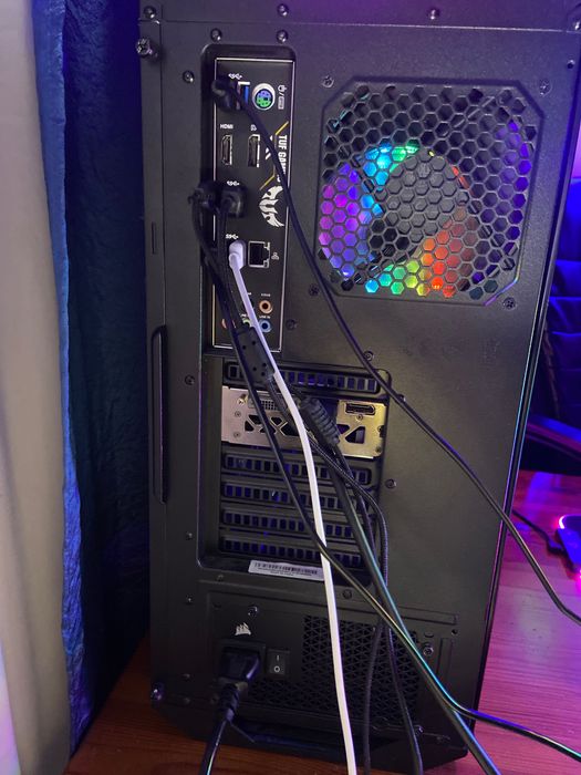 Torre Gaming ótimo estado