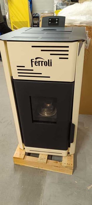Piec na pellet Ferroli BRETA PELLET PRO 8 kW płaszcz wodny uszkodzony