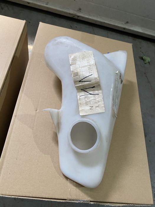 Продам бачок омивайкі Віто 638