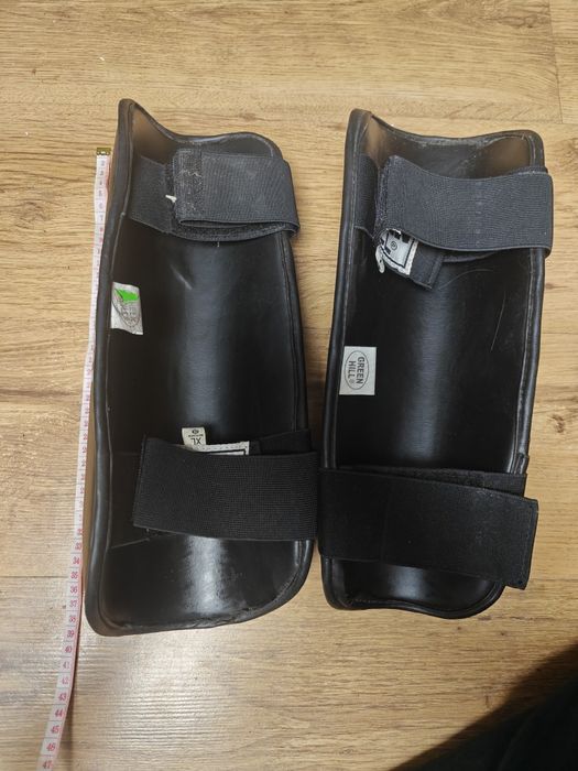 Ochraniacze goleni, karate, krav maga