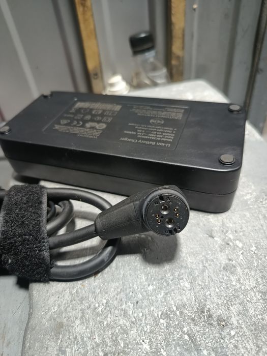 Зарядний пристрій 48 в Ampler електровелосипед Rozenberg