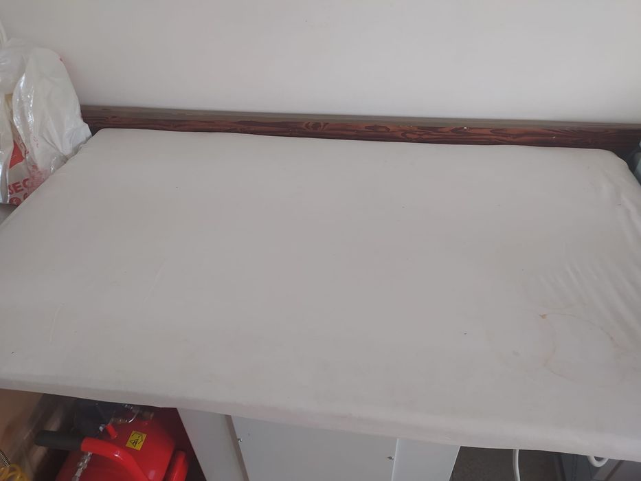 Mesa passar ferro
