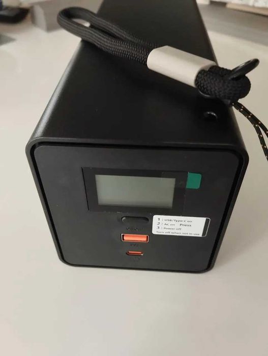 Зарядна станція для ноутбуків ETU200F 60000 mAh 60W PD, розетка 220В 200Вт