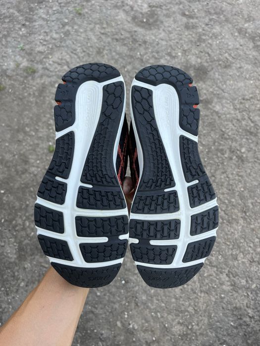 Оригінальні Кросівки Asics