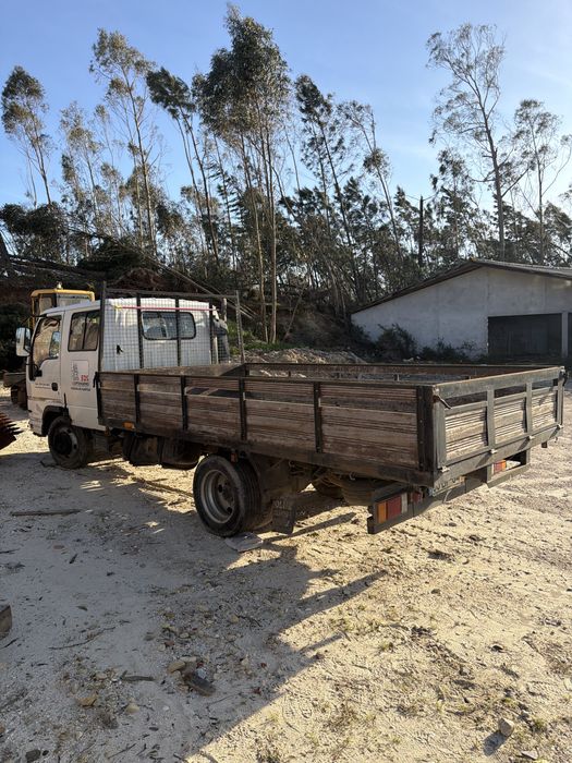 Isuzo nkr 3.0 trabakha e anda  acidentada