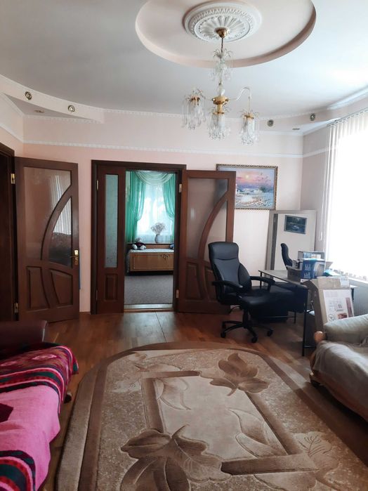 Продається якісний господарський будинок