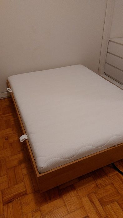 Cama semi-nova + colchão