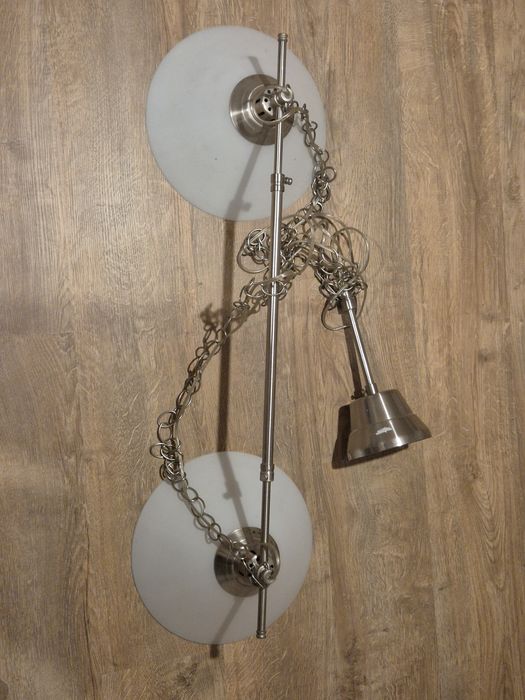 Lampa wisząca z dwoma kloszami