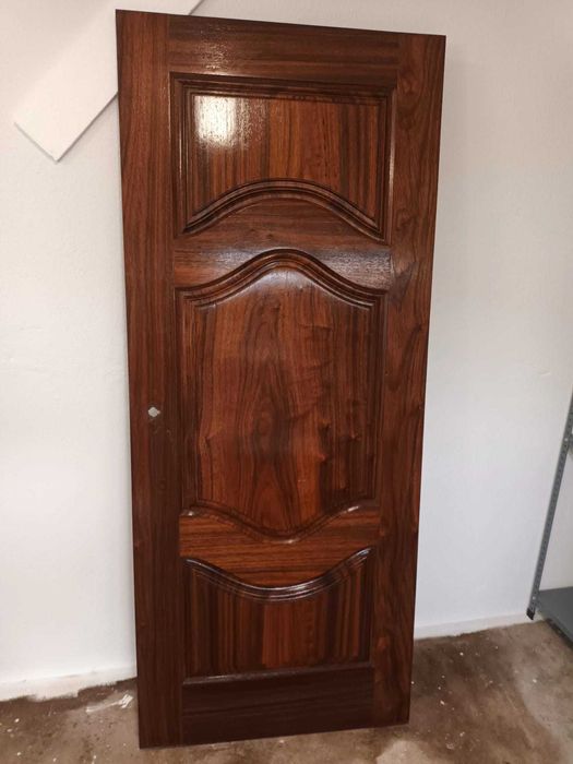 Portas madeira interior e exterior - Mogno