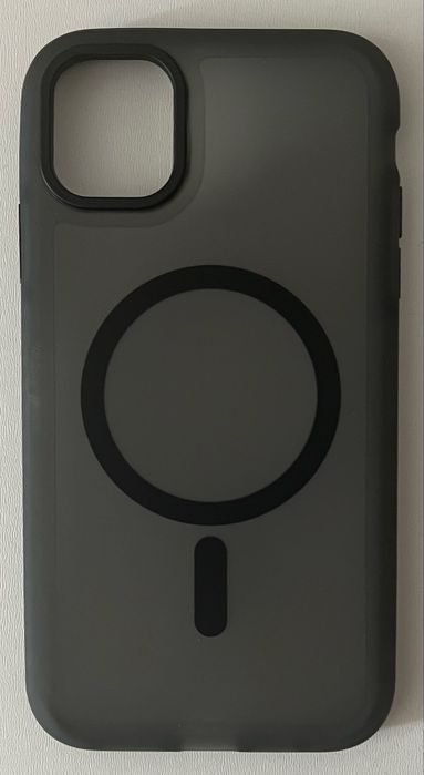 Etui DASFOND iPhone 11 matowe MagSafe wstrząsoodporne