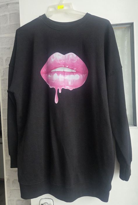 czarna bluza z ustami r. L XL nowa