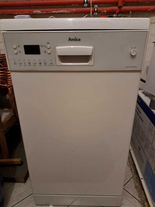 Zmywarka Amika sprawna w stanie dobrym.
