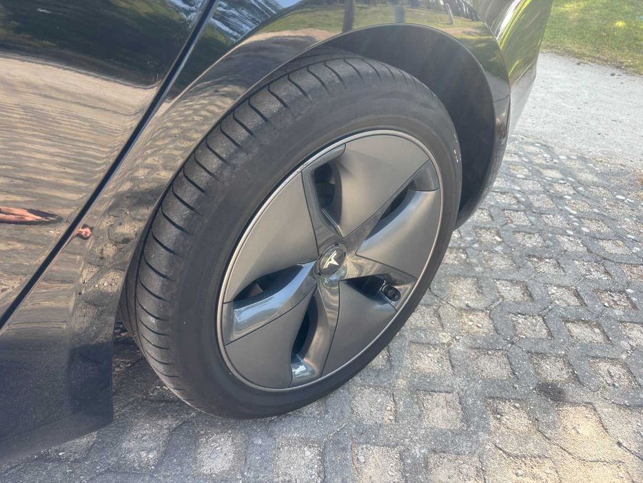 Tesla Model 3 — fotografia 7