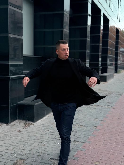 Класичне пальто бізнес стиль престижно виглядає