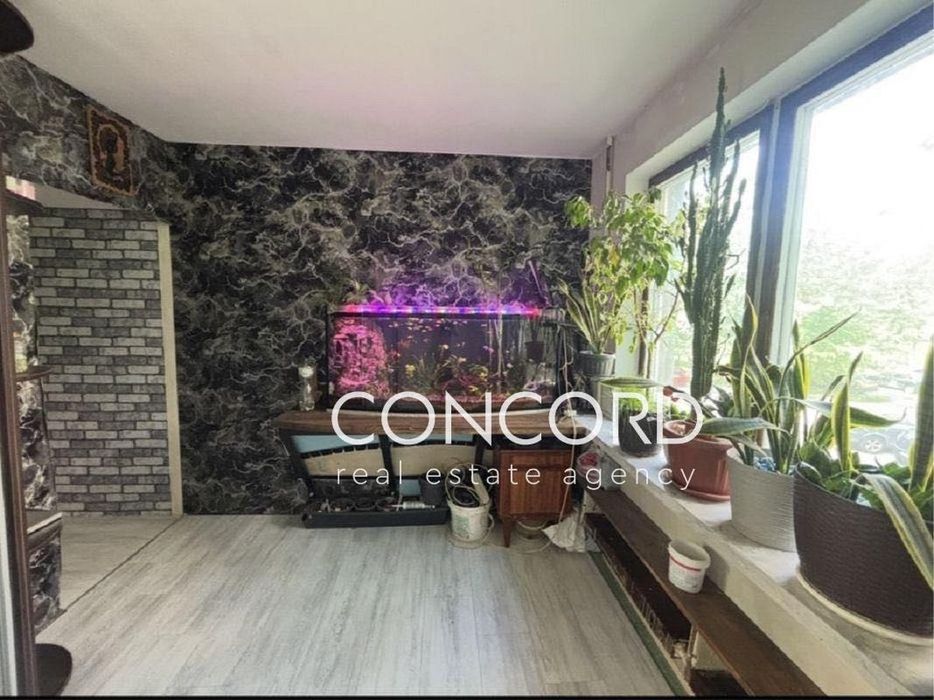 Борщагівка. Продам 3к Академіка Корольова просп., 12-Г