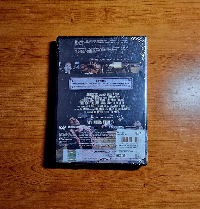 UM FUNERAL À CHUVA (Telmo Martins)Alexandre da Silva/Hugo Tavares NOVO