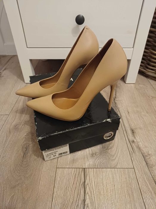 Kazar szpilki czółenka r.41 beżowe kremowe skóra skórzane