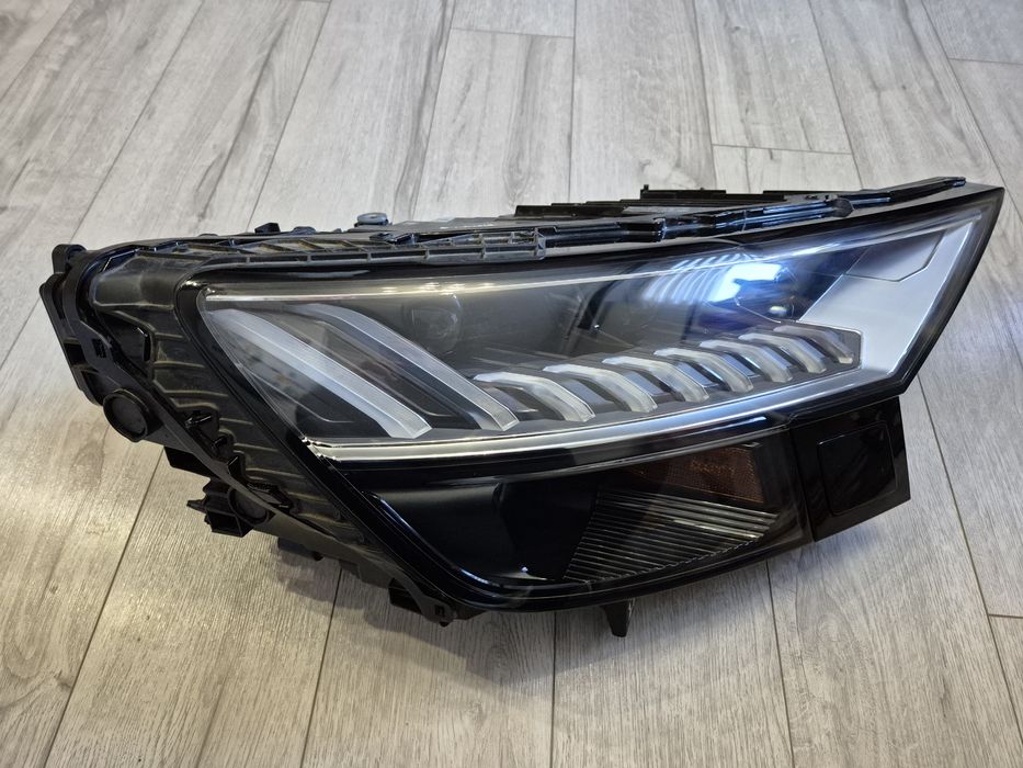 Фара права Audi Q8 2019-2023 USA
