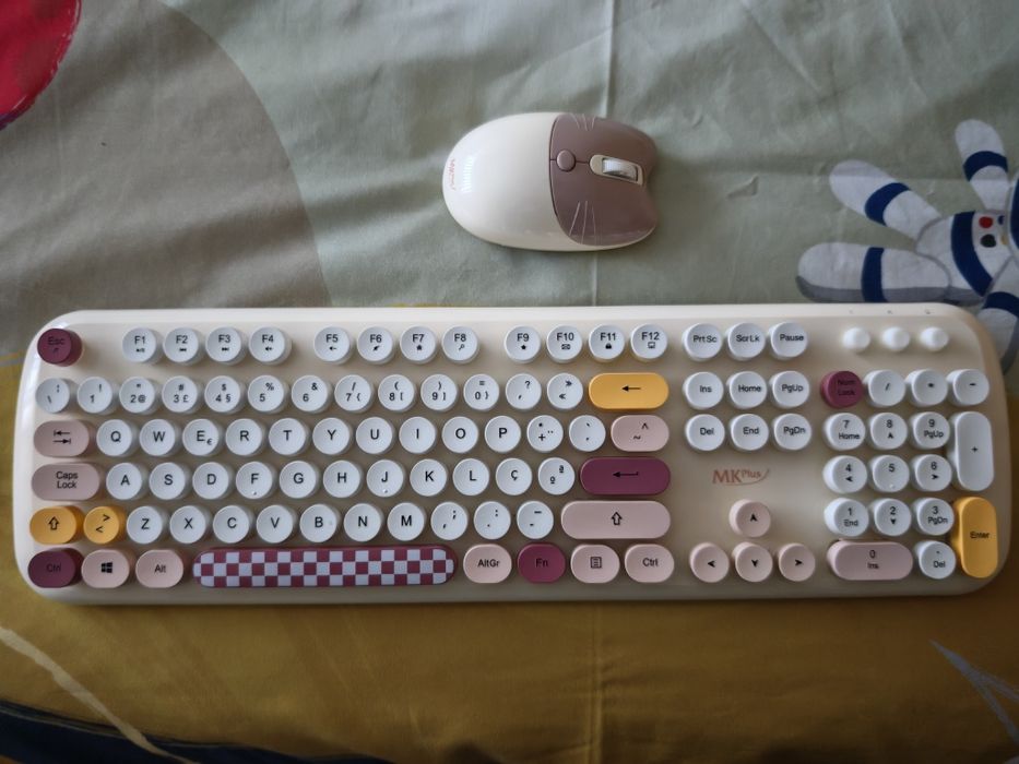 Teclado da marca MKPLUS