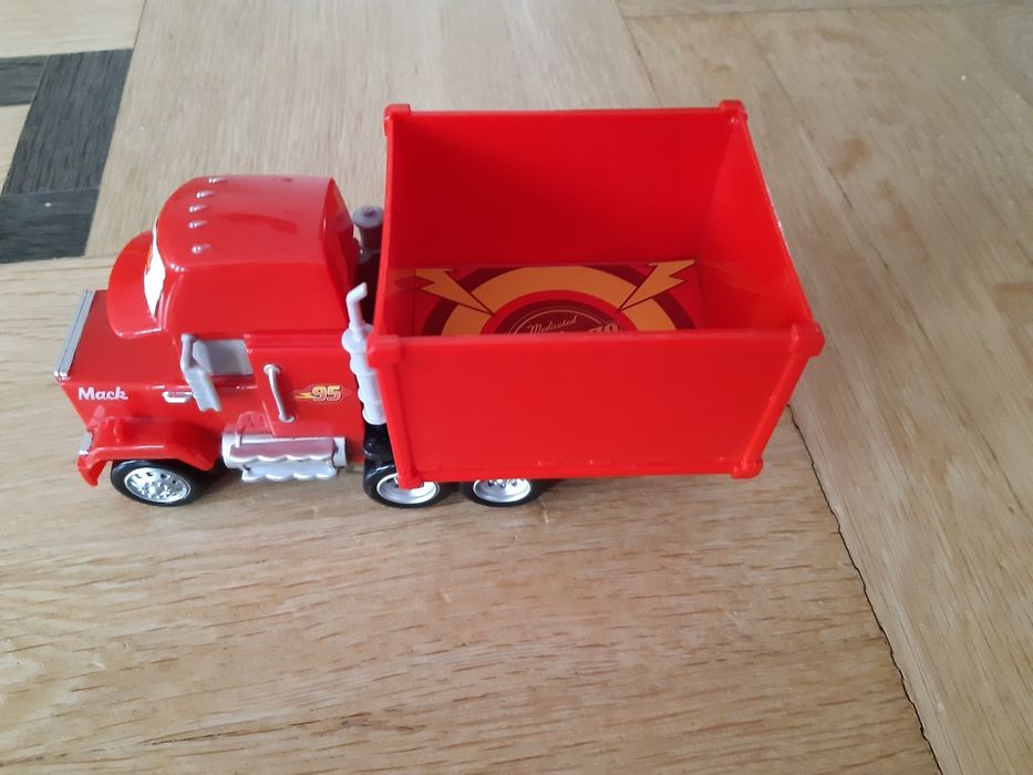 Mcqueen kaskaderska skocznia