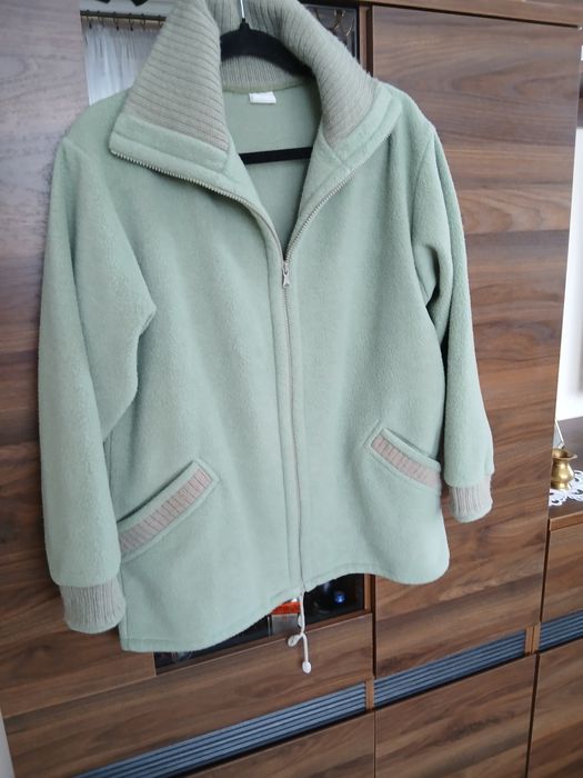 Bluza polar,damska szer.pod paszkami 56cm.