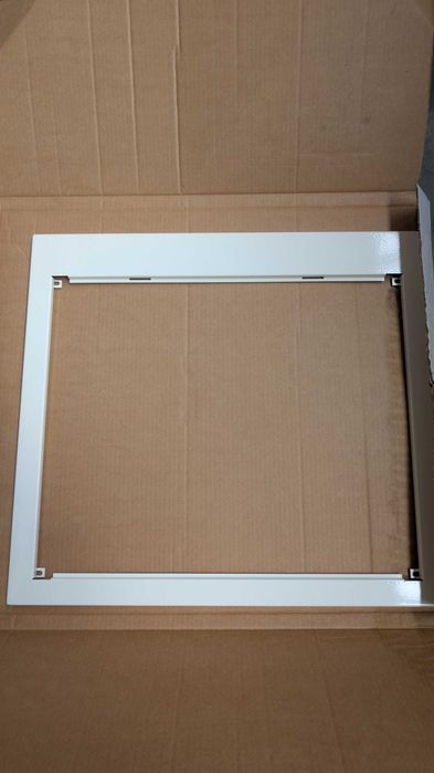 uponor aqua plus ramka do szafki. 590x535mm