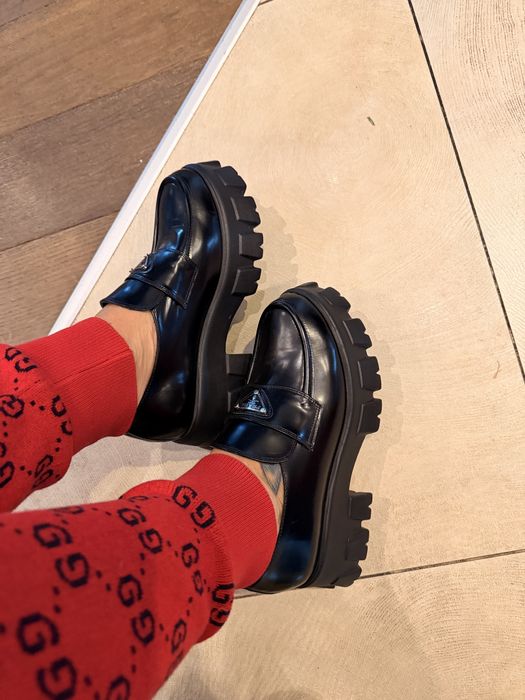 Mokasyny Prada Monolith Loafers – ikona stylu i komfortu