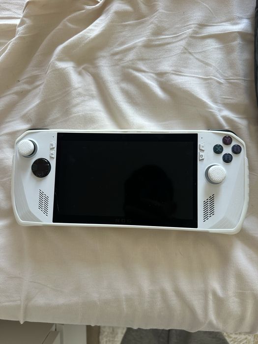 ASUS ROG Ally Z1 Extreme + 1TB + Extras