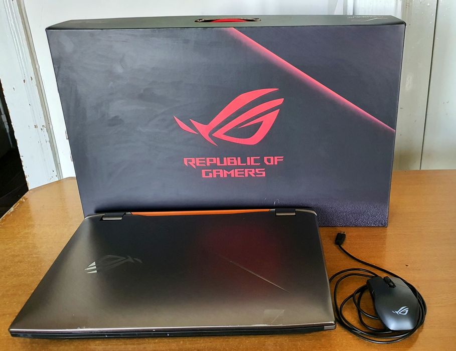 Asus ROG Chimera G703GS- Intel i7_GTX 1070_16GB RAM - Portátil Gamer