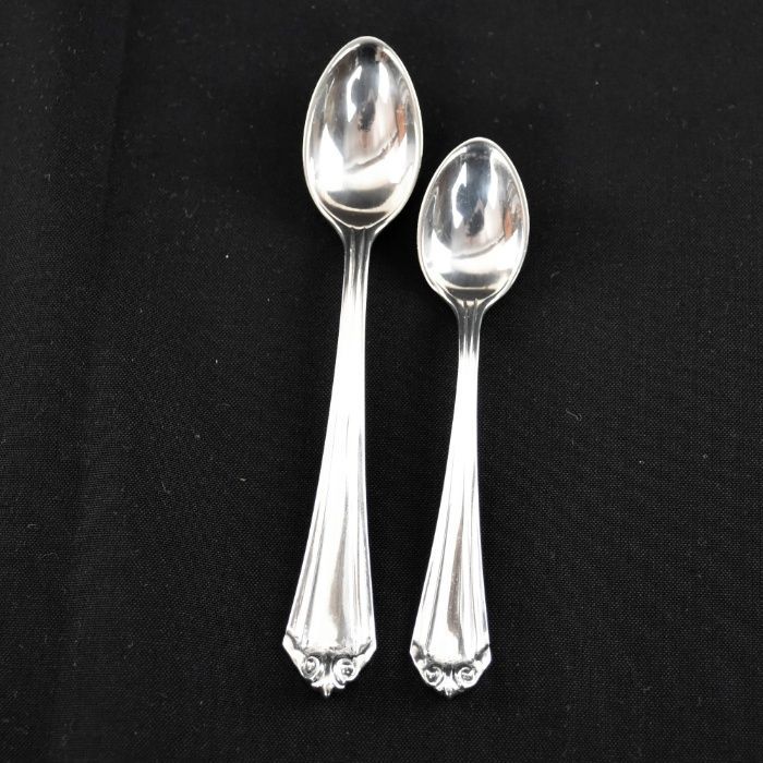 Conjunto de 6 colheres, 3 de chá e 3 de café em prata portuguesa