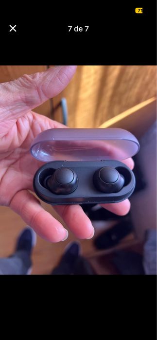Vendo relogios e auriculares