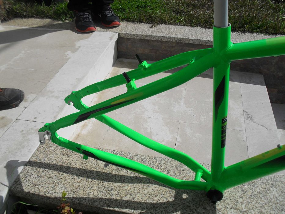 Quadro de bicicleta novo-alumínio-roda 27-28 travões VBrake