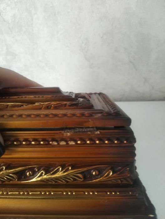 Продам шкатулку .