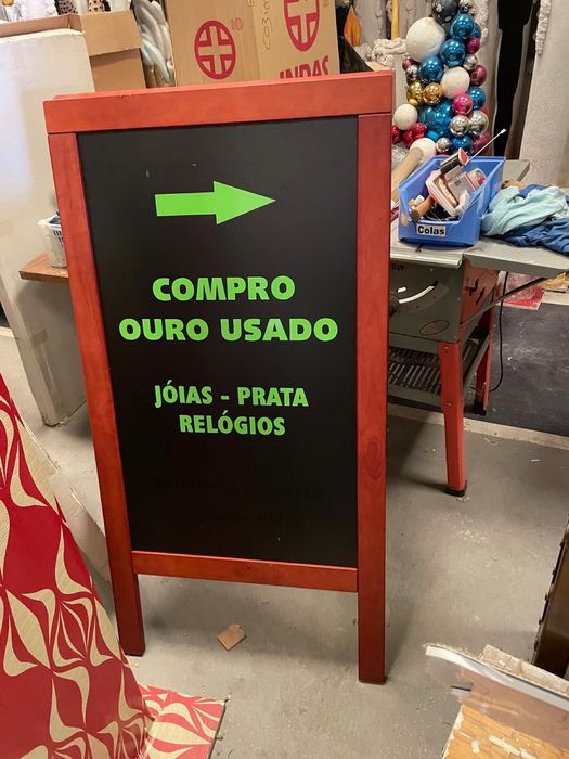 2 Cavaletes de Informação