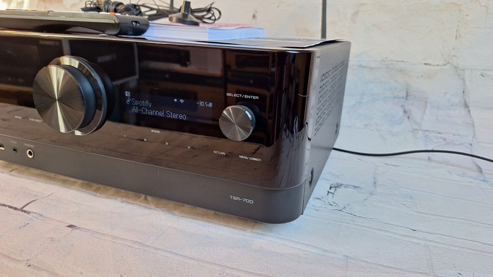 Piękna Yamaha TSR-700 z Wifi Bluetooth eARC MusicCast 8K Atmos