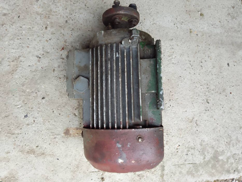 Електродвигуни, редуктори, моторредуктор 5,5 кВт