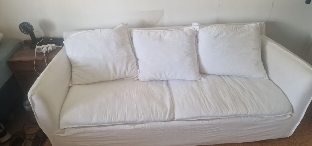 Sofá cama, muito confortável
