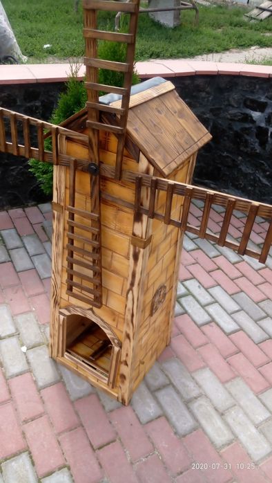 Будки різних типів,як для собак так і котів ,клітки та багато іншого..