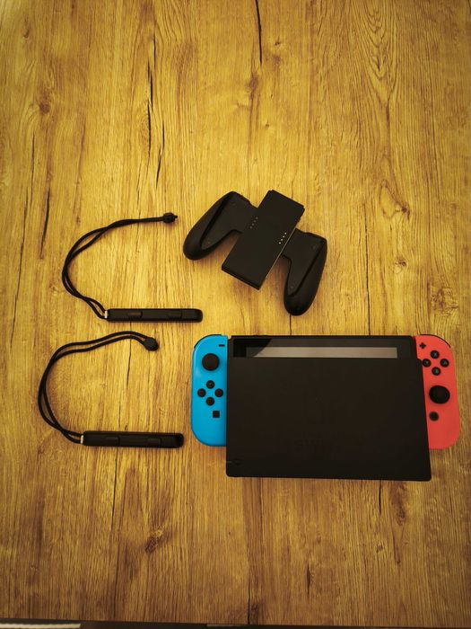 Nintendo switch com 10 jogos.