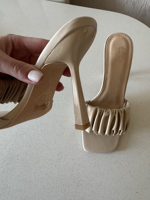 Мюлі 38 розмір беж