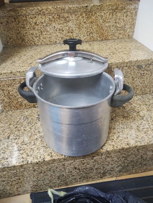 Panela de pressão  20 Litros