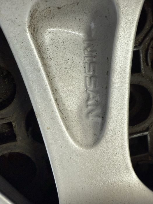 Alufelga Nissan 4x100 6 J x 15 ET 45