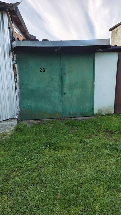 Miejce na Łódź hangar dla wędkarza na przystani PZW.