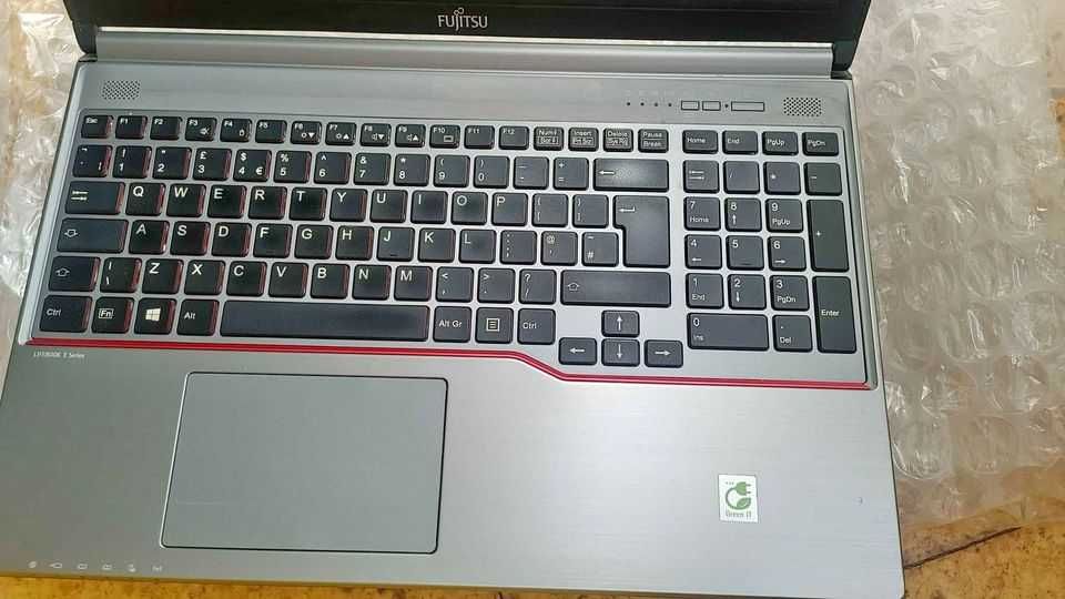Portatil fujitsu i7 8gb ram 128ssd w11