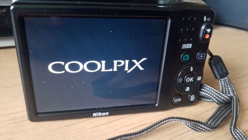 Nikon Coolpix L25 na baterie!